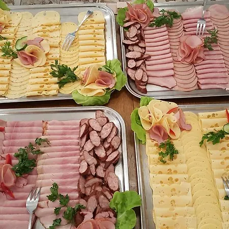 Osrodek Wypoczynku I Rekreacji Venus منتجع ميجيجنو